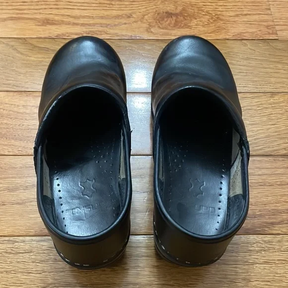 Women’s Dansko Nursing Clogs - Good Condition - Size 36 - Picture 2 of 7